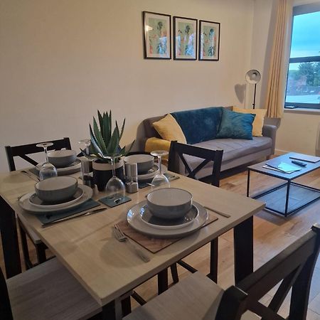 Vibrant Cosy 2 Bedroom Apartment Coventry Exterior foto