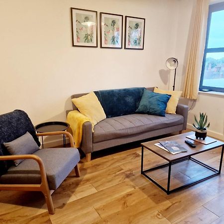 Vibrant Cosy 2 Bedroom Apartment Coventry Exterior foto