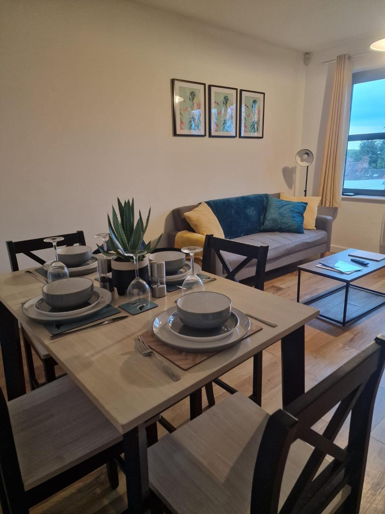Vibrant Cosy 2 Bedroom Apartment Coventry Exterior foto